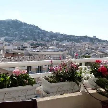 Sleeps 6 Air Con Wifi Cannes